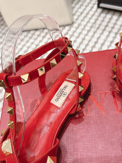 VT Studdy Leather Sandals Red Sheepskin 659268