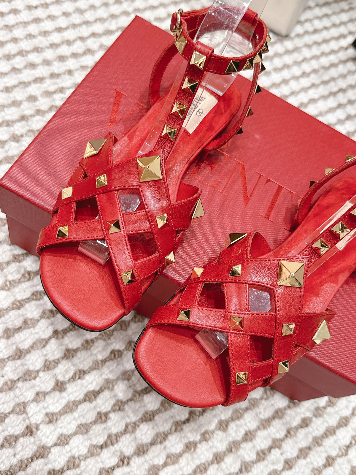 VT Studdy Leather Sandals Red Sheepskin 659268