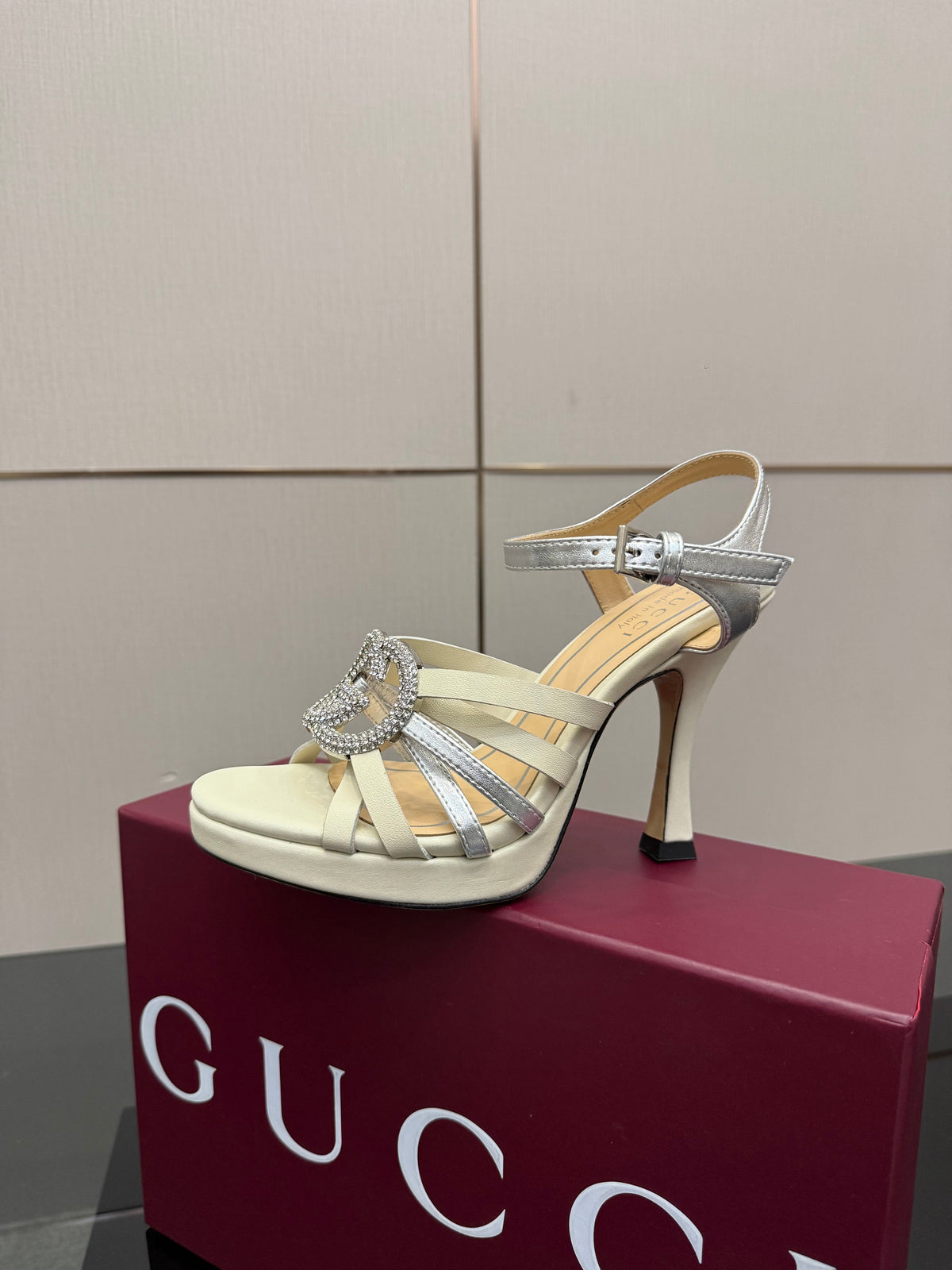GG Pump 10.5cm With Crystal Interlocking G Ivory Sliver Leather