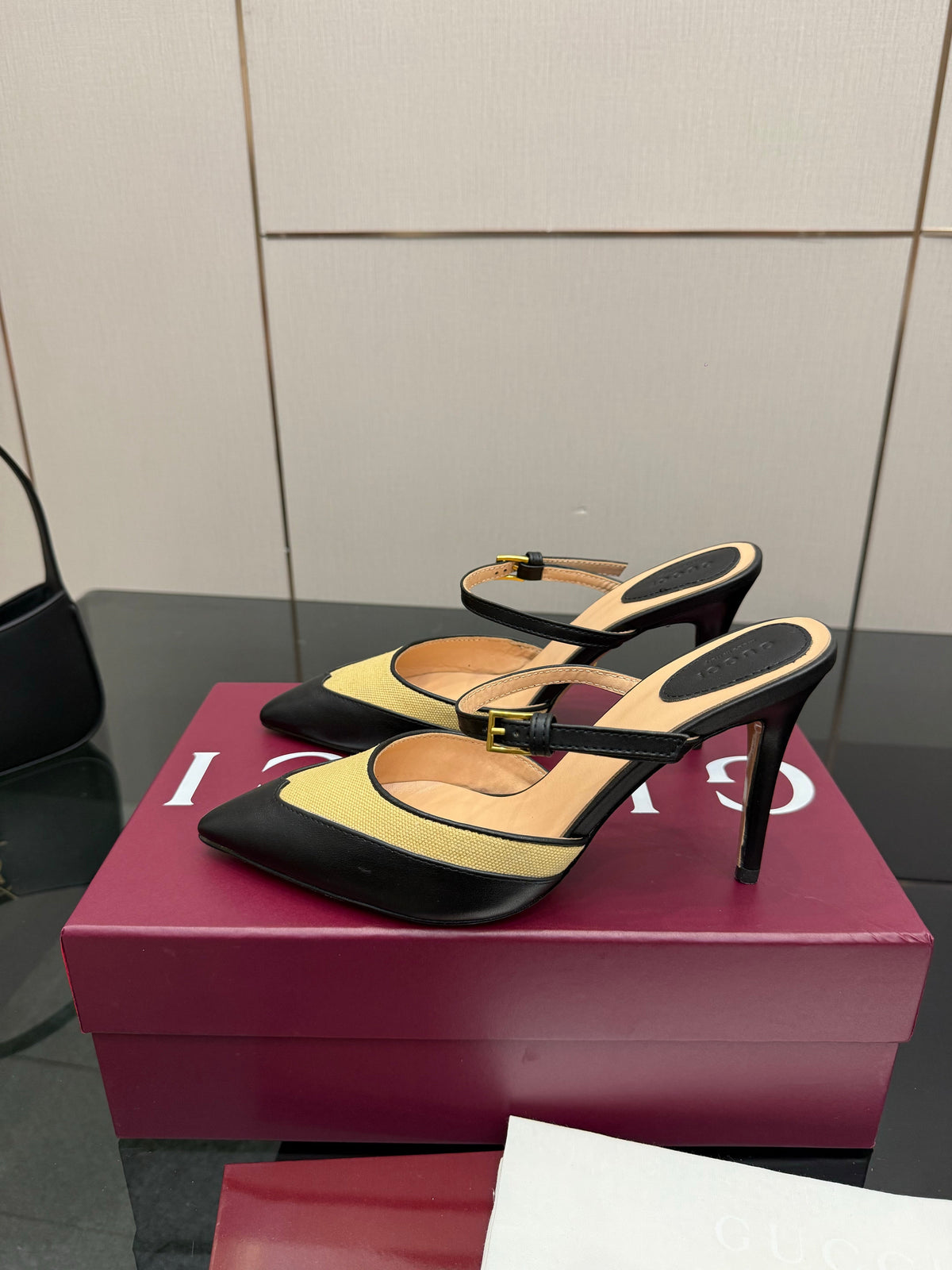 GG Pointed-Toe Mules 9.5cm Black Cowhide 725302