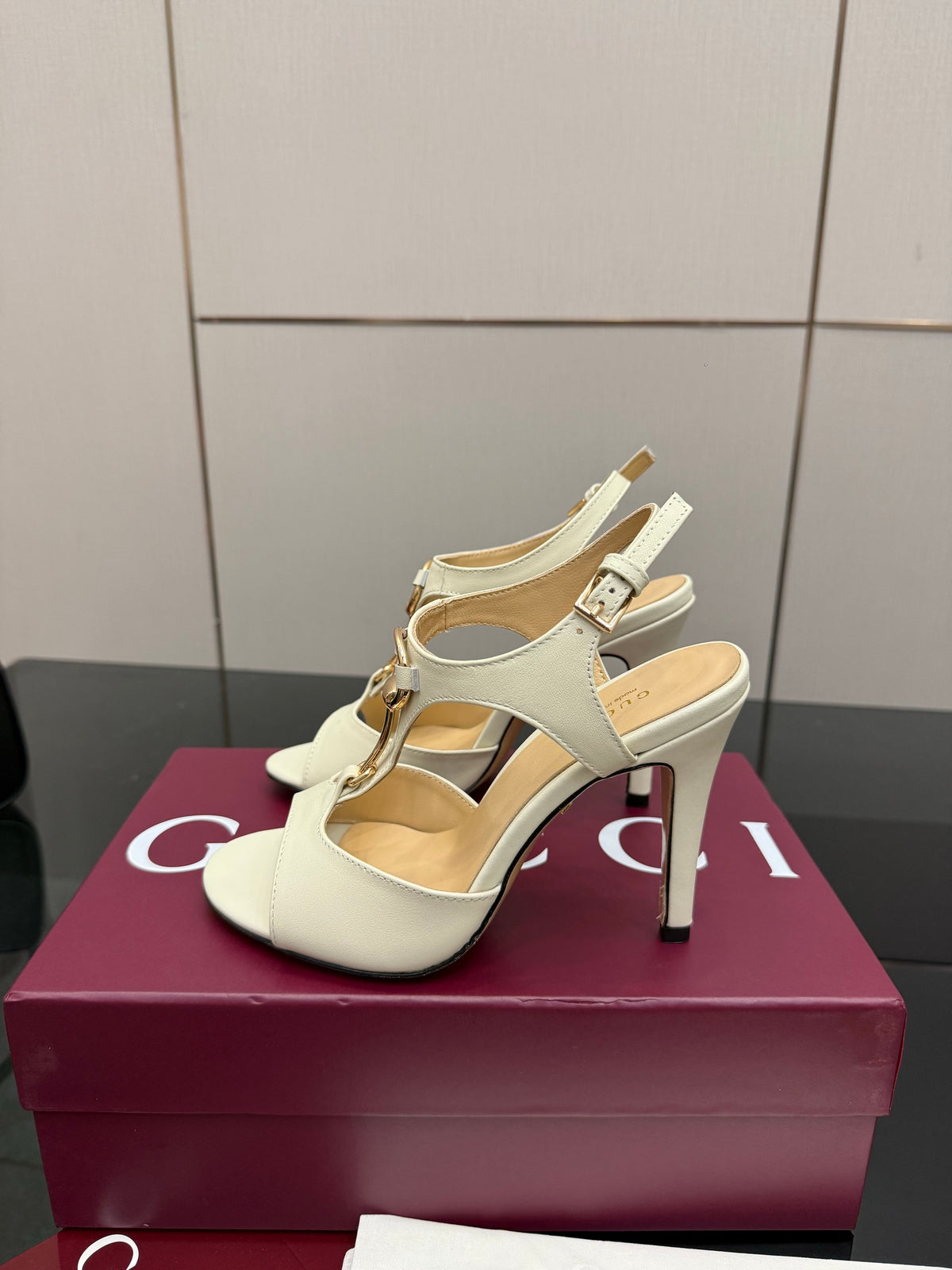 GG G-Buckle High-Heeled Sandals 10.5cm Ivory Cowhide 725305