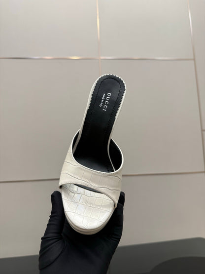 GG 26s Sandal 12cm White Embossed Leather 828214