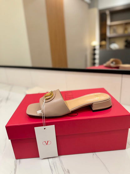 Valentino 26s Sandals Beige Smooth Calfskin With Gold Hardware