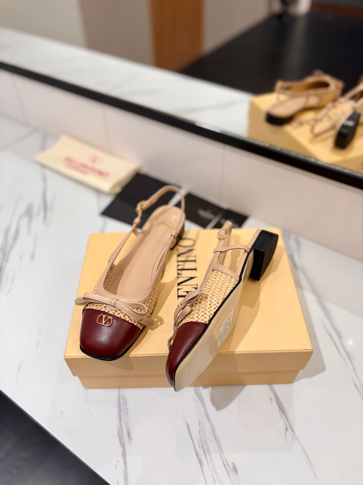 VT 26s Valet Du Roi Slingback Flats Beige Burgundy Raffia Leather 985453