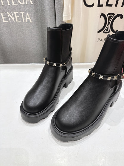 VT ankle boots black calfskin 174449