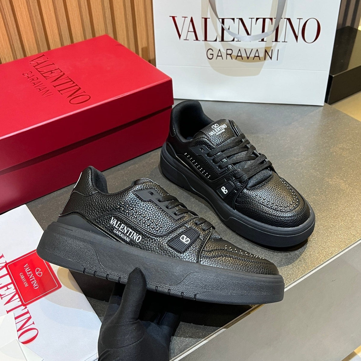 VT 26s Upvillage Trainers Black Leather Studded 105518