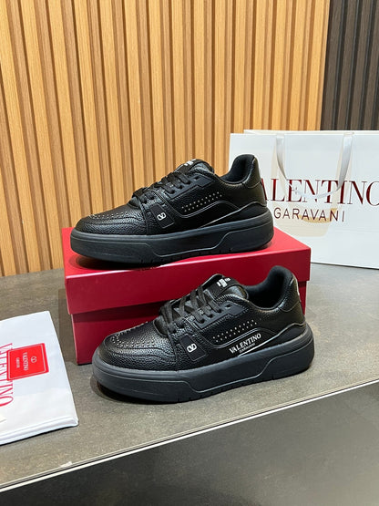 VT 26s Upvillage Trainers Black Leather Studded 105518