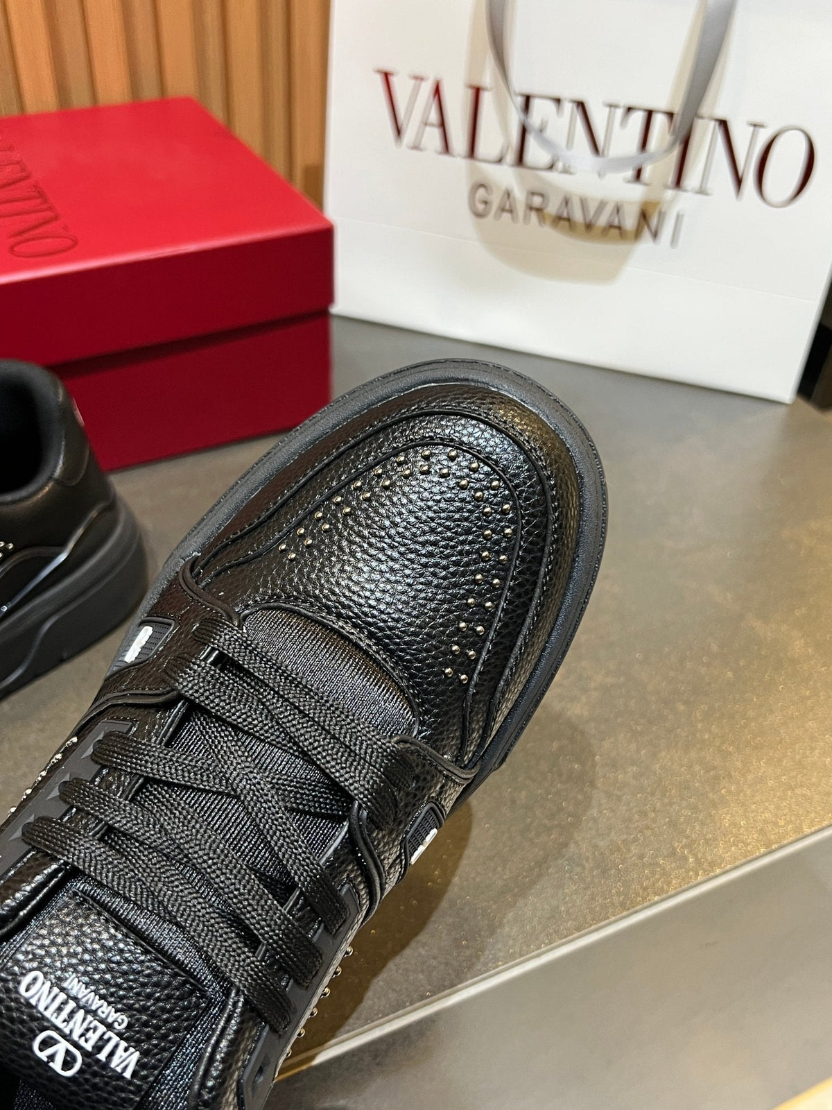 VT 26s Upvillage Trainers Black Leather Studded 105518
