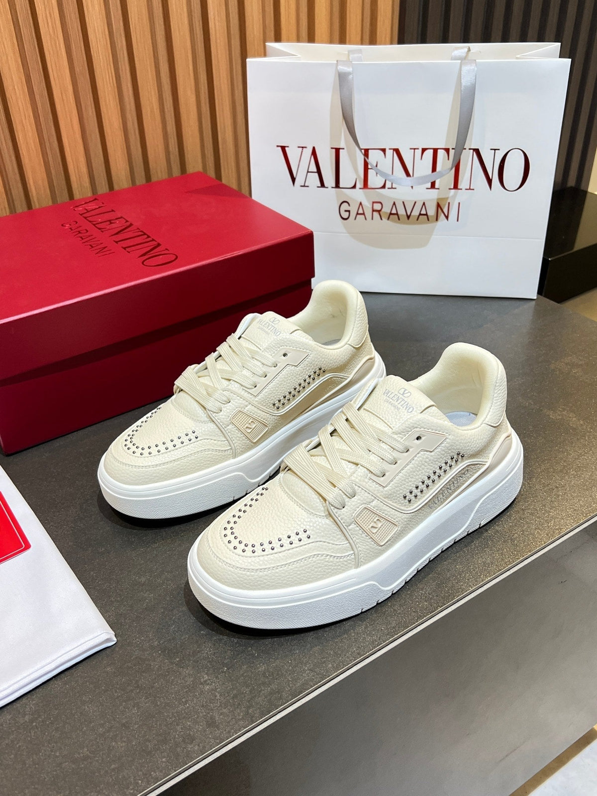 VT 26s Upvillage Trainers Off White Cream Leather Studded 105519