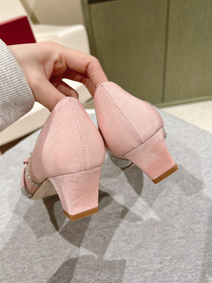 VT Bowow Embellished Pumps 45mm Light Pink Fabric 659204