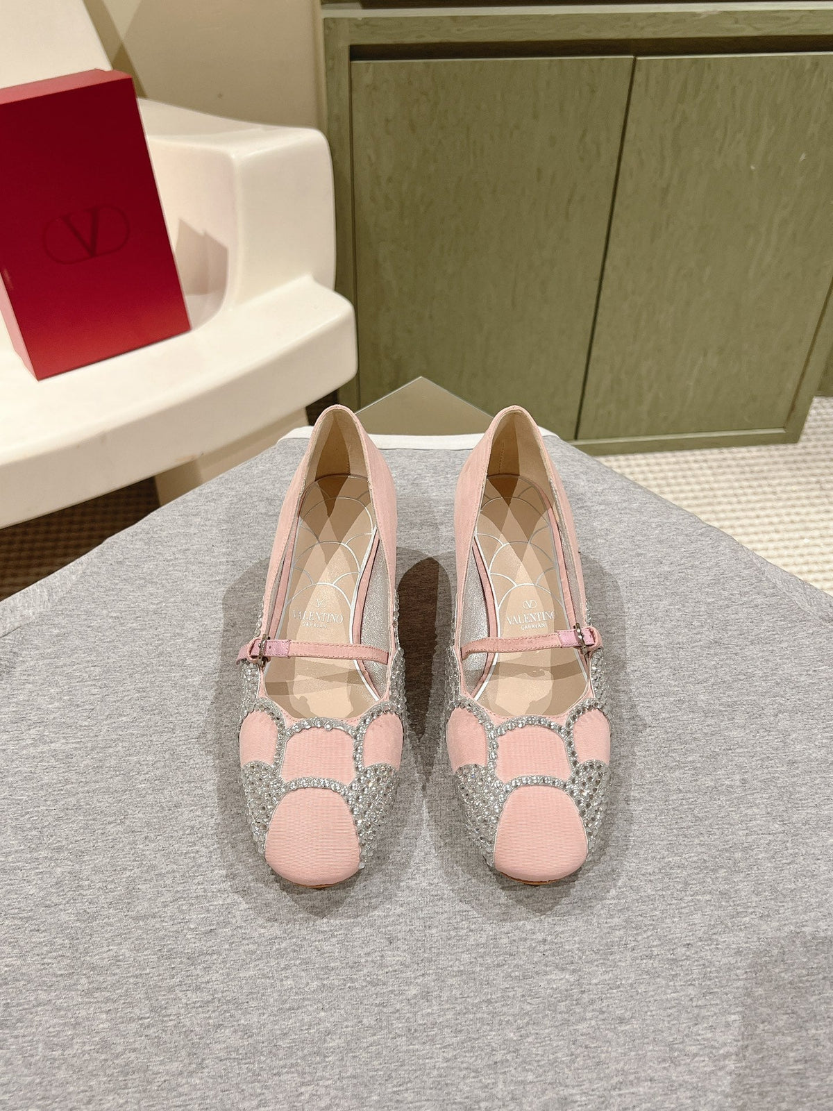 VT Bowow Embellished Pumps 45mm Light Pink Fabric 659204