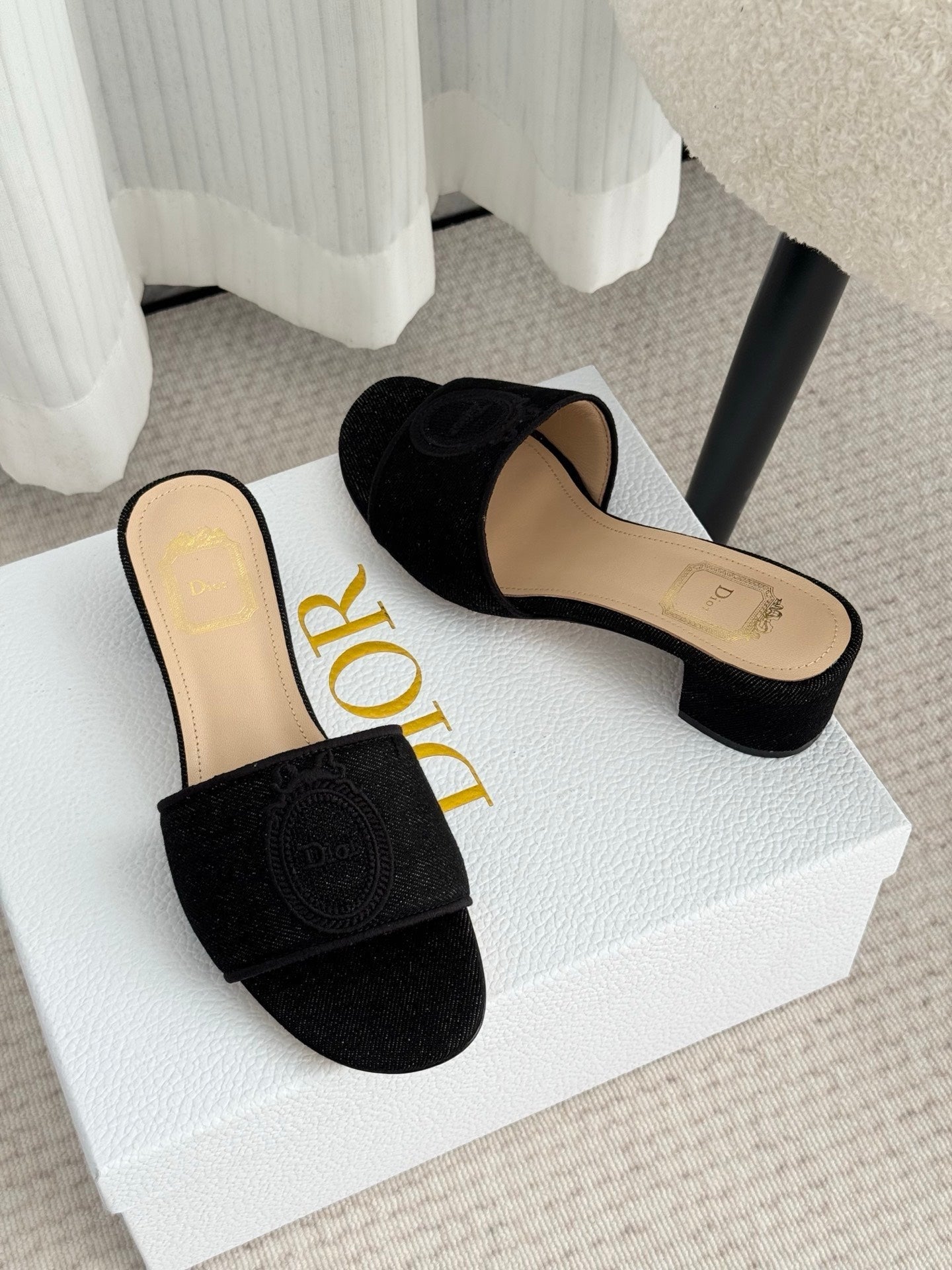 CD Médaillon Slide 4.5cm Black Denim 849735
