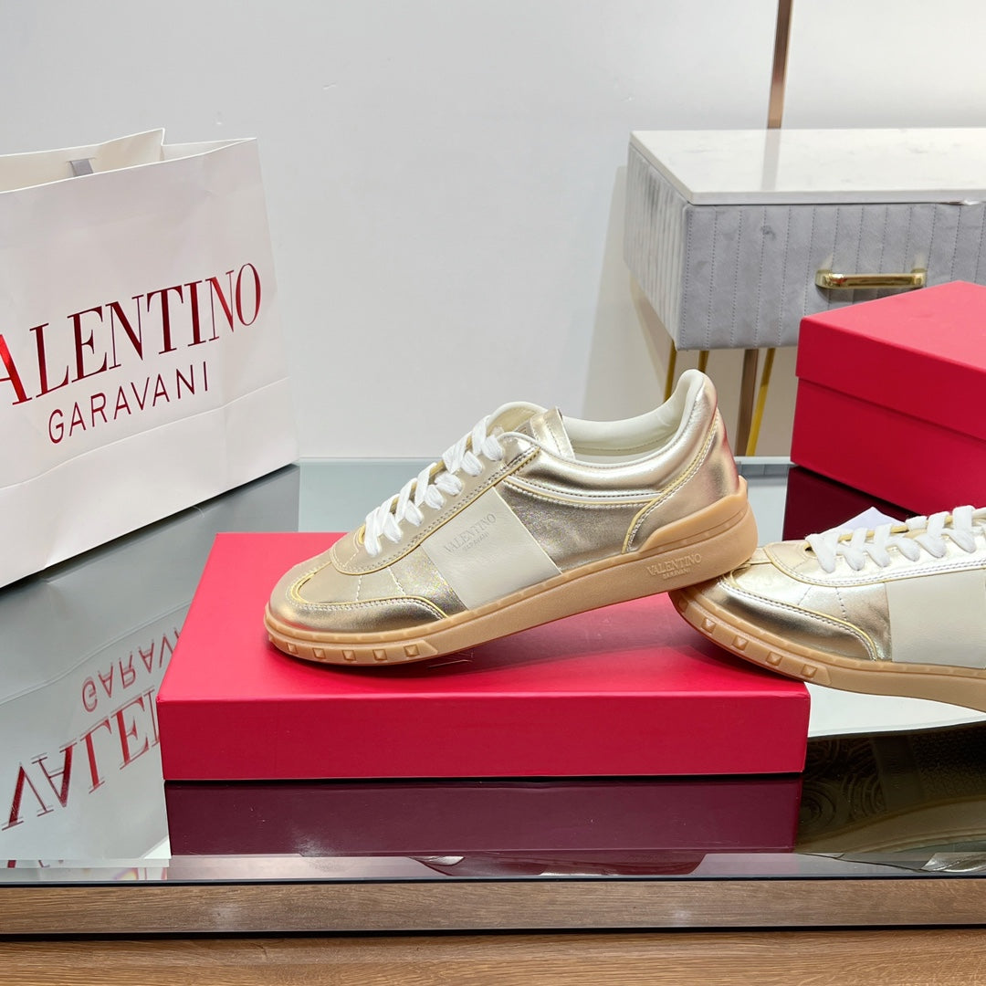 Valentino 25s Upvillage Sneakers In Light Gold Lambskin