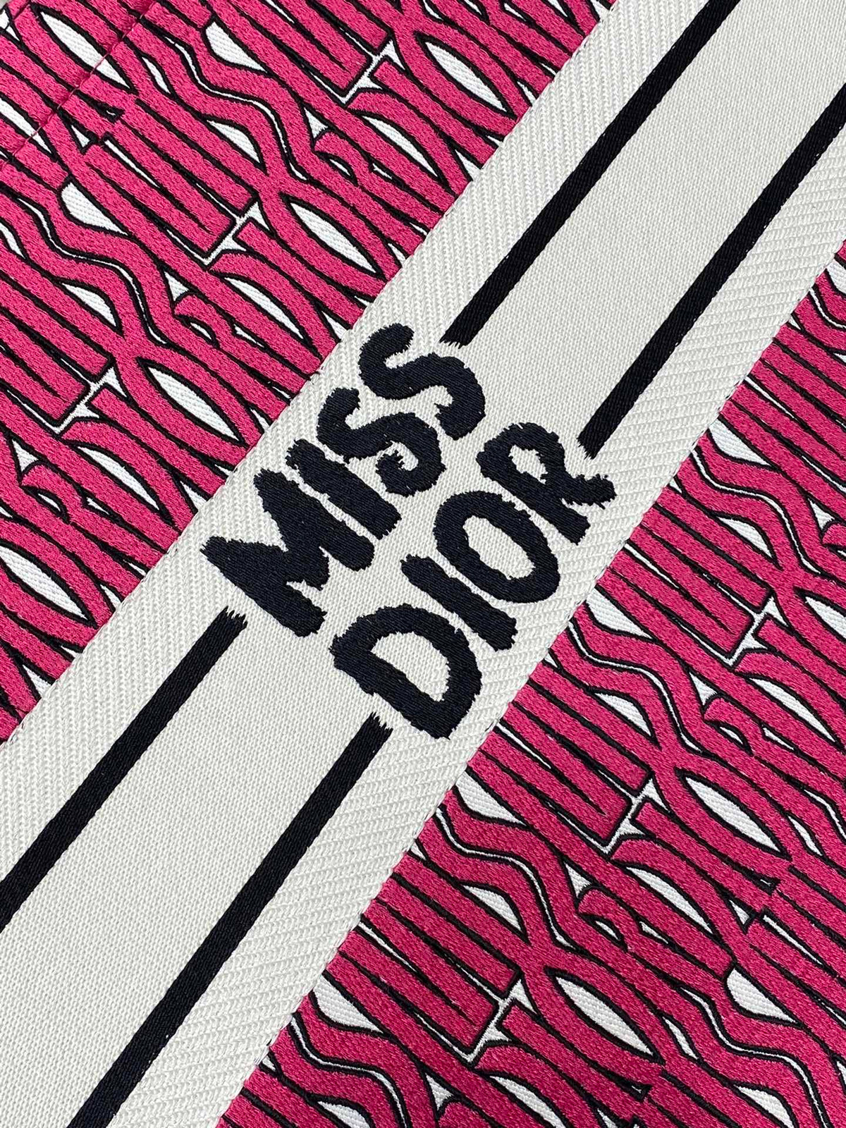 MISS LARGE TOTE 42 IN MAGENTA PURPLE CANVAS