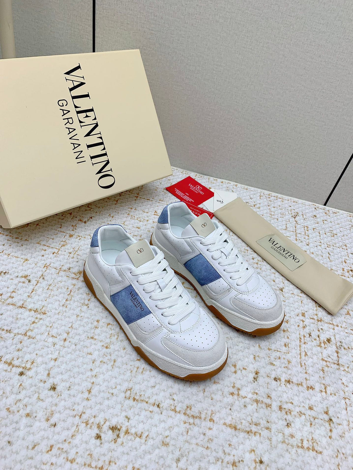 VT 25 Low Top Garavani Sneaker Denim White Cowhide