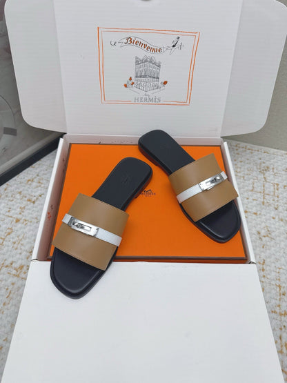 HM 26ss Oasis Sandals Tan Beige Sheepskin Sliver Buckle 625171