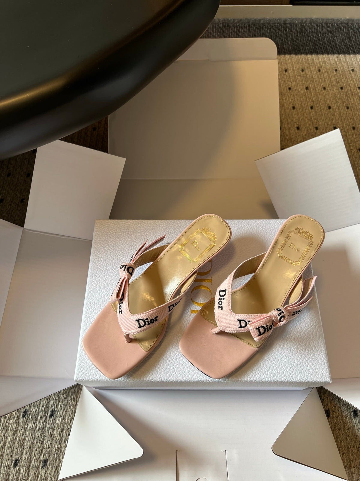 CD 26s Dway Thong Sandal Light Pink Cotton Lambskin 918055