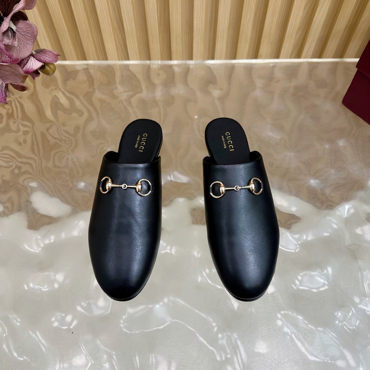 Gucci 25 Horsebit Mule Black Gold Cowhide 436323