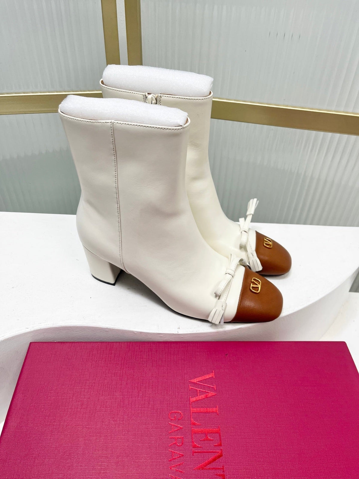Valentino 2025 Bow Square Toe Zipper Ankle Boot White Brown Cowhide 549735