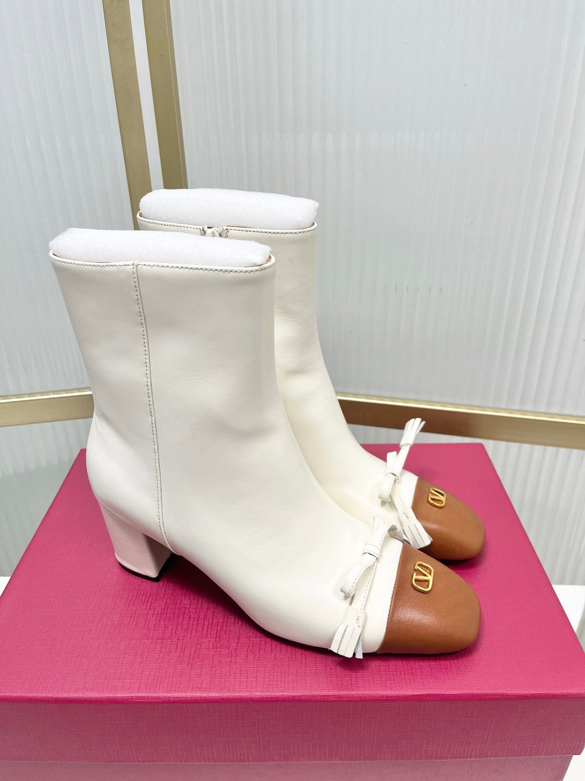 Valentino 2025 Bow Square Toe Zipper Ankle Boot White Brown Cowhide 549735