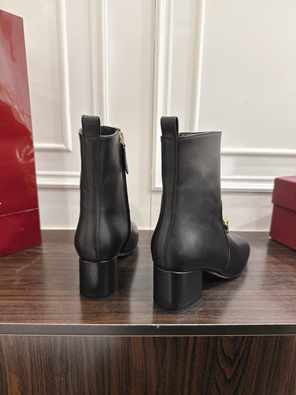 Gucci Horsebit Chunky Heel Ankle Boots Black Cowhide 490560