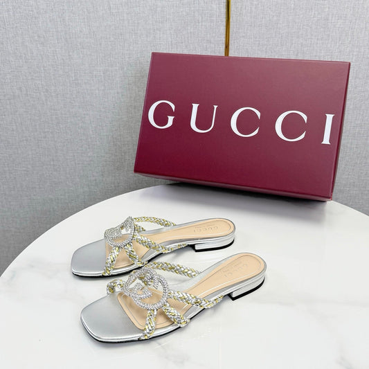 GG 26s Slippers With Crystal Interlocking G Sliver Leather 639930
