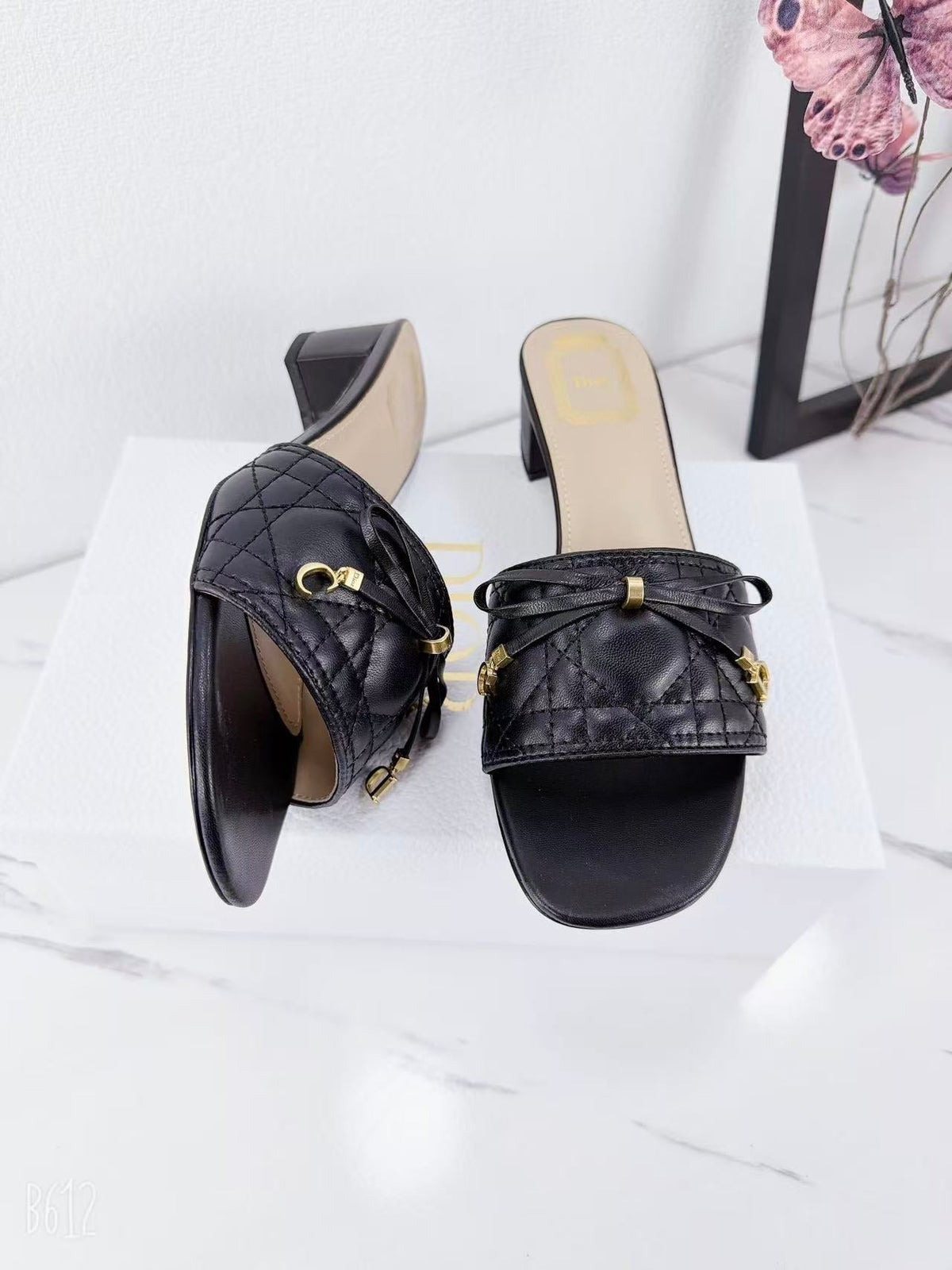 CD 26s Slippers Cowhide