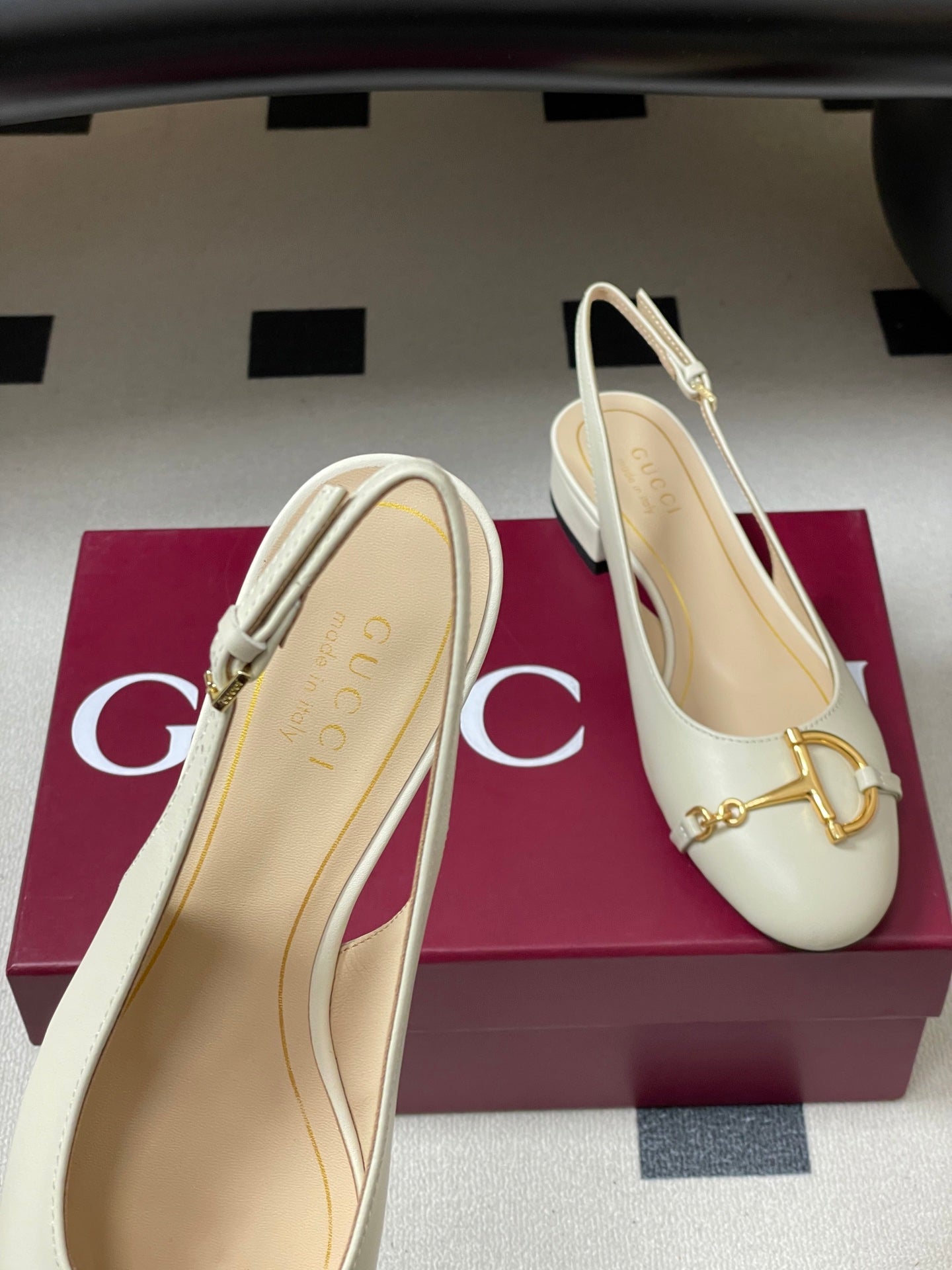 GG 26ss Big D Half HorseBit Mary Jane White Cowhide 593507