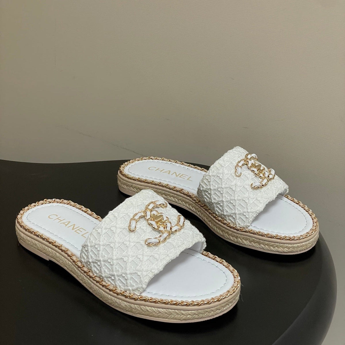 CC 26s Flat Slippers White Gold Fabric Sheepskin 649486