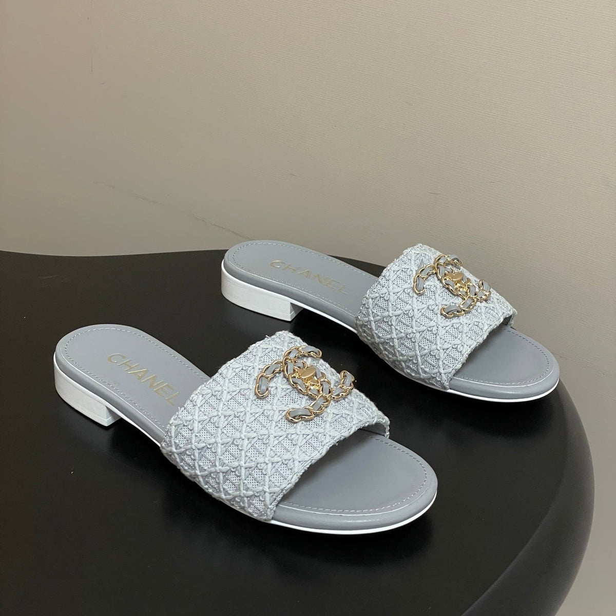 CC 26s Flat Slippers Gray Fabric Sheepskin 649489