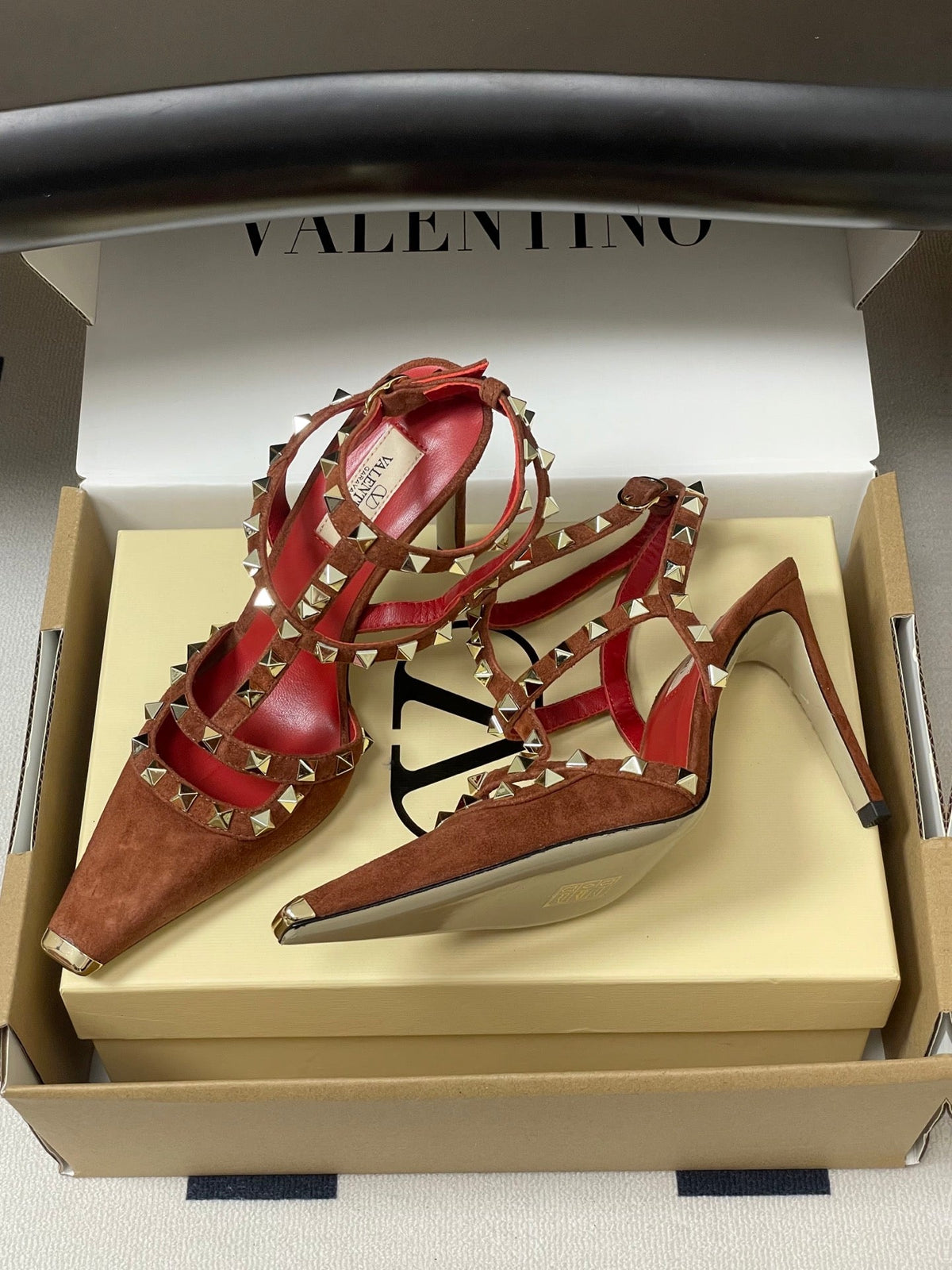 VT Rockstud Kidskin Pump 100mm Red Suede 835106