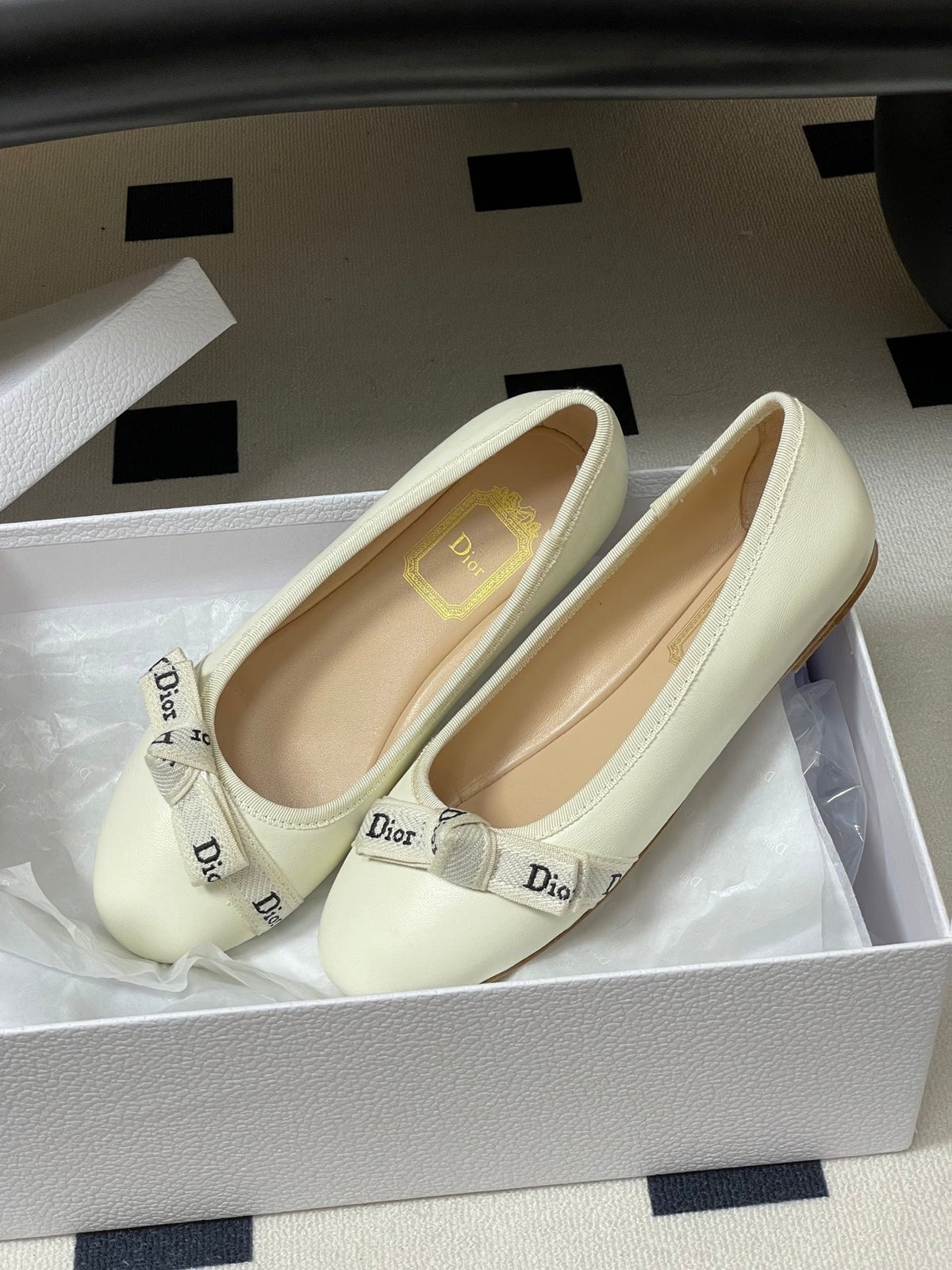 CD J'Adior Ballet Flat Cream Lambskin 834929