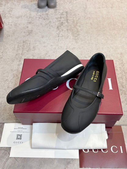 GG Shift Ballerina Black Leather 824473