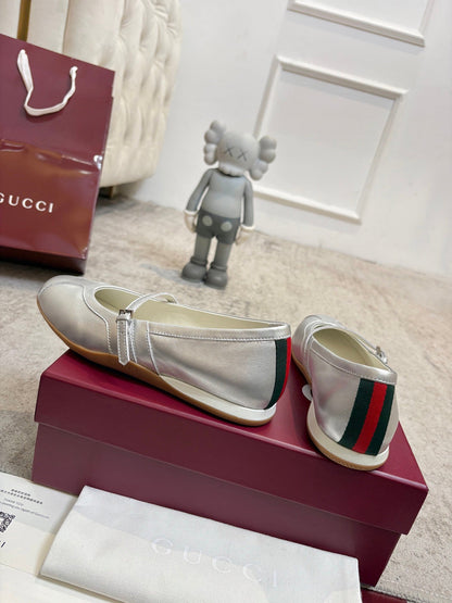 GG Shift Ballerina Sliver Leather 824475