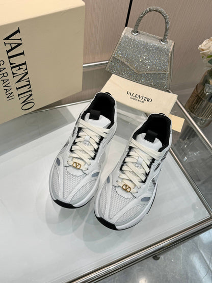 VT 26s Demivee Signature Sneakers White Mesh 943072