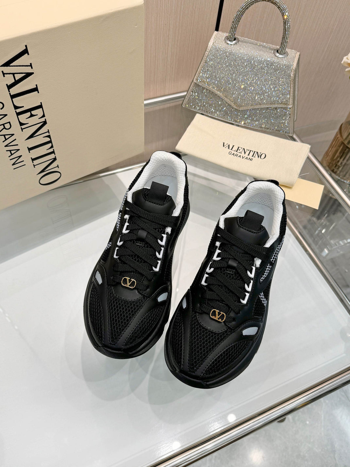 VT 26s Demivee Signature Sneakers White Black Mesh 943075