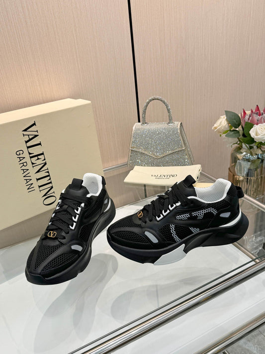VT 26s Demivee Signature Sneakers White Black Mesh 943075