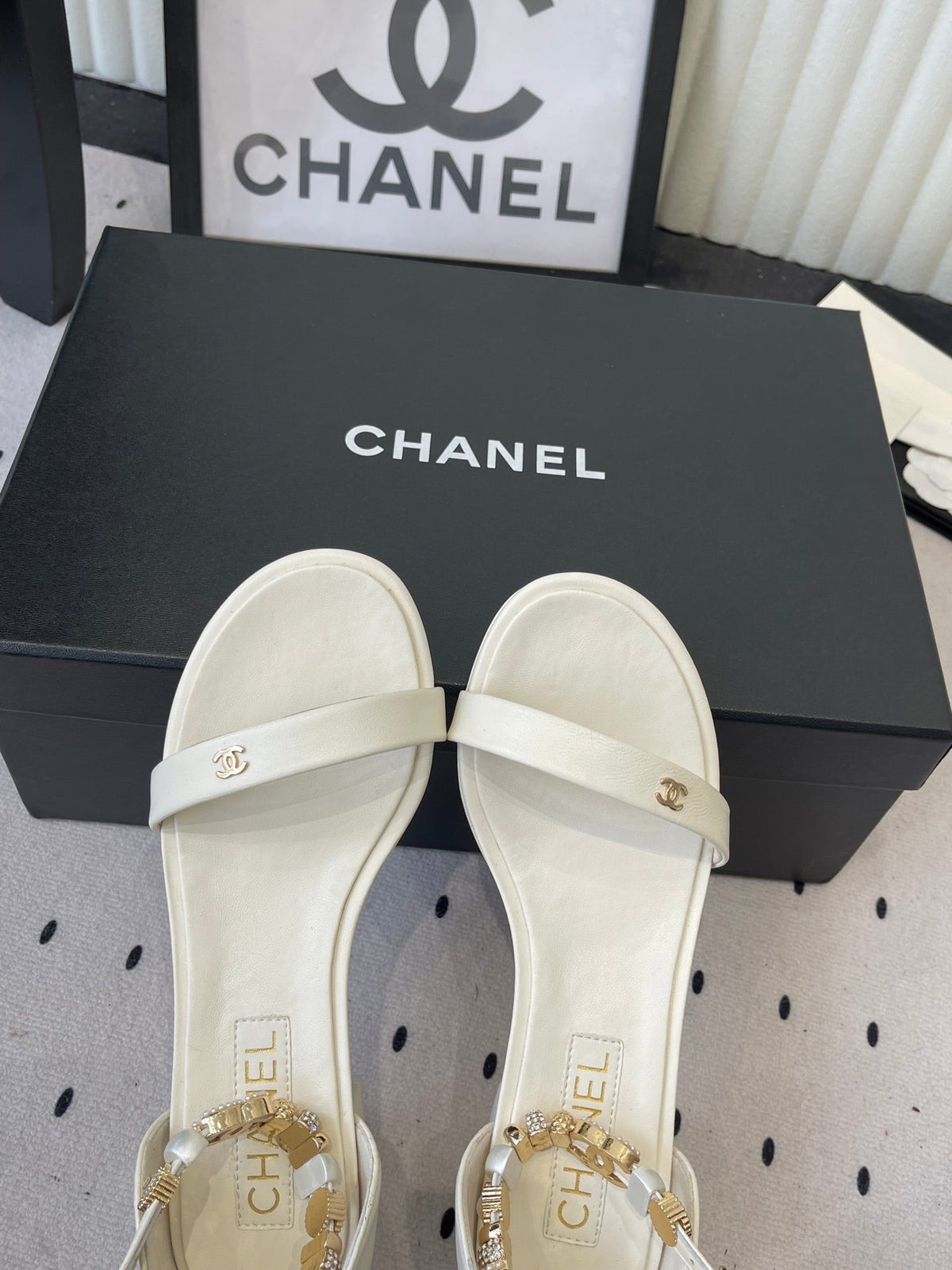 CC 26s Sandals 35 White Sheepskin 650105