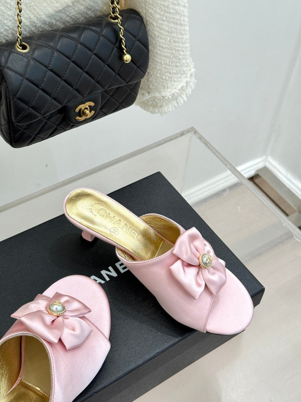 CC 26 Bow Sandal 55mm Pink Gold Satin Sheepskin 609804