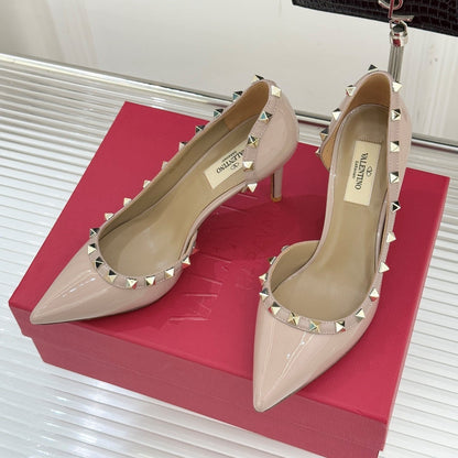 Valentino Rockstud Pumps Beige Patent Leather 643003
