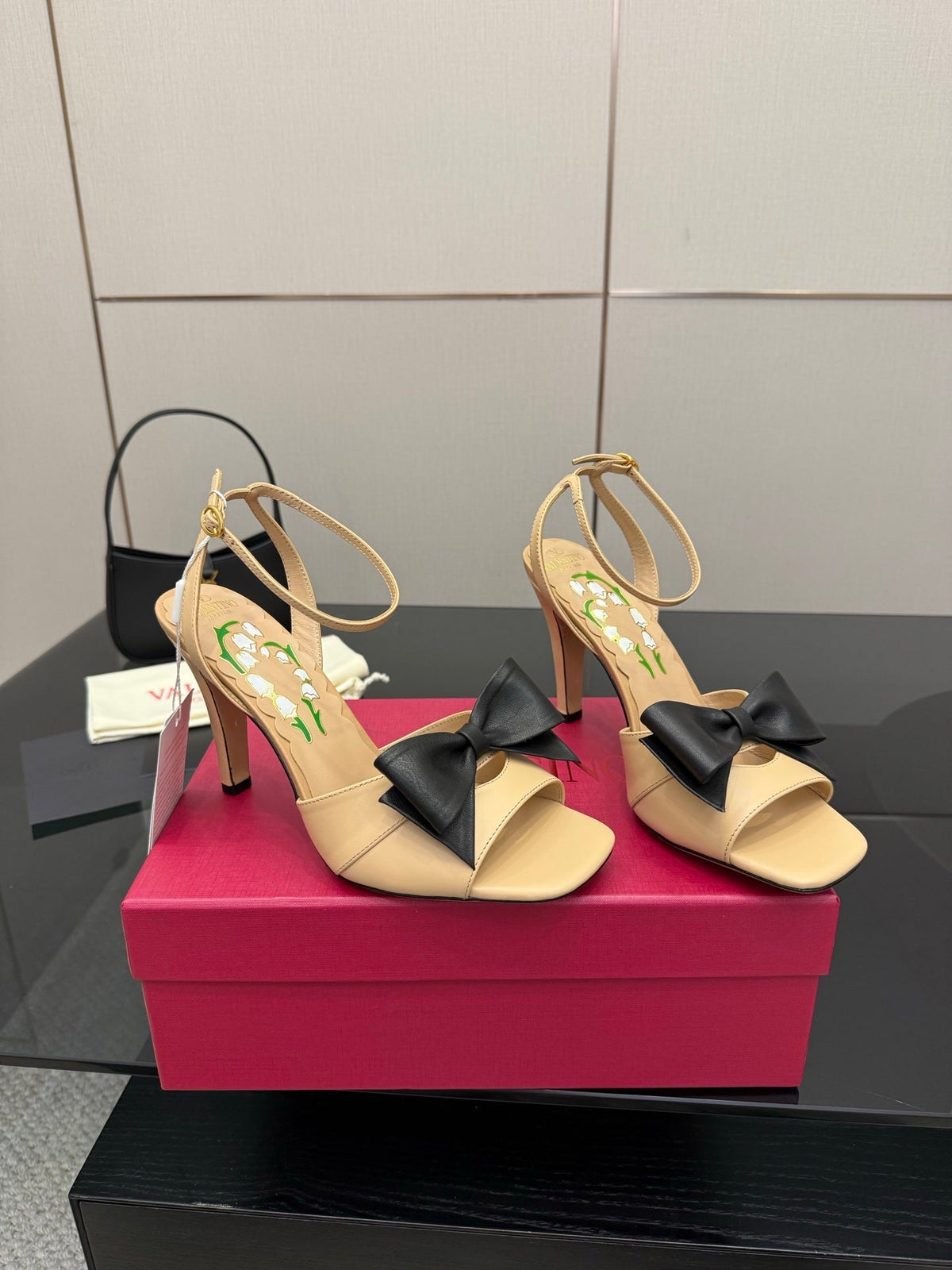 VT Bowow Sandal 95mm Black Beige Leather