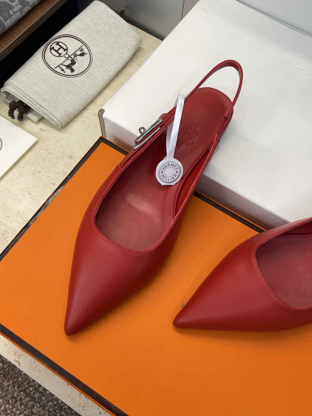 HM 26ss Slingback Flat Red Calfskin 607274
