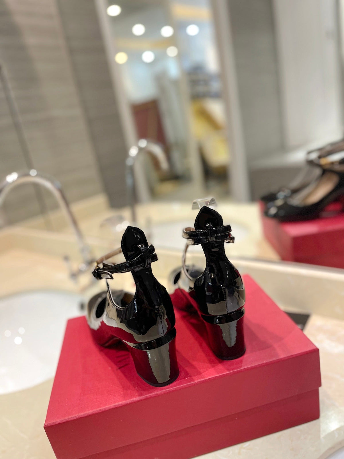 VT 26s VLogo Block Heels Black Patent Leather 985374
