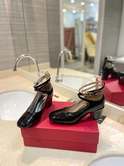 VT 26s VLogo Block Heels Black Patent Leather 985374