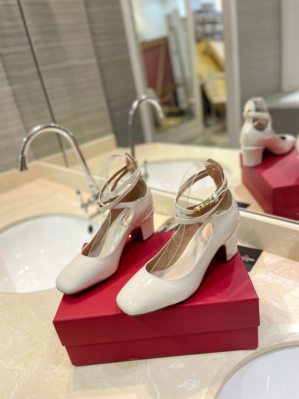 VT 26s VLogo Block Heels White Patent Leather 985375