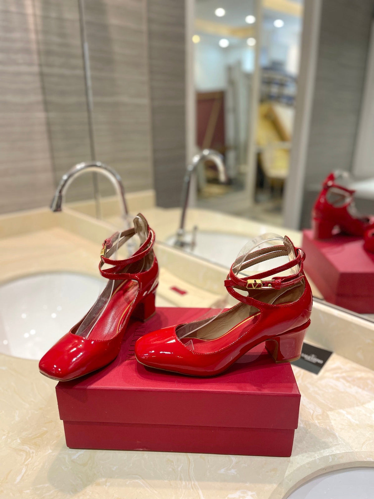 VT 26s VLogo Block Heels Red Patent Leather 985376