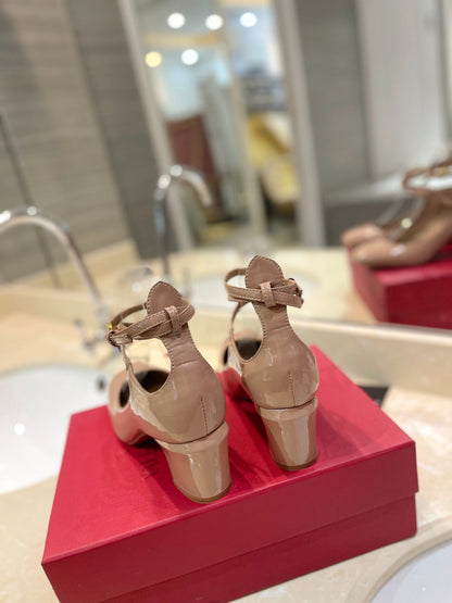 VT 26s VLogo Block Heels Nude Patent Leather 985377
