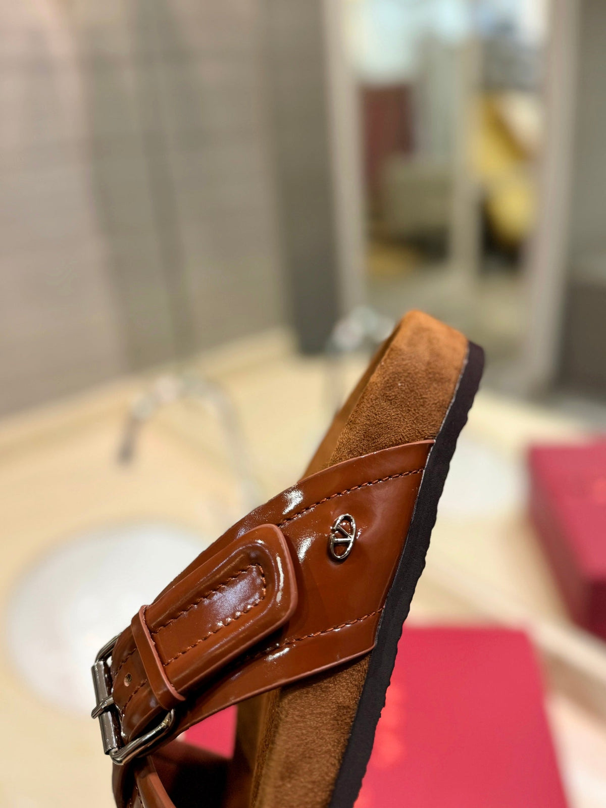 VT 26s Fussfriend Slides Brown Patent Leather Suede 985421