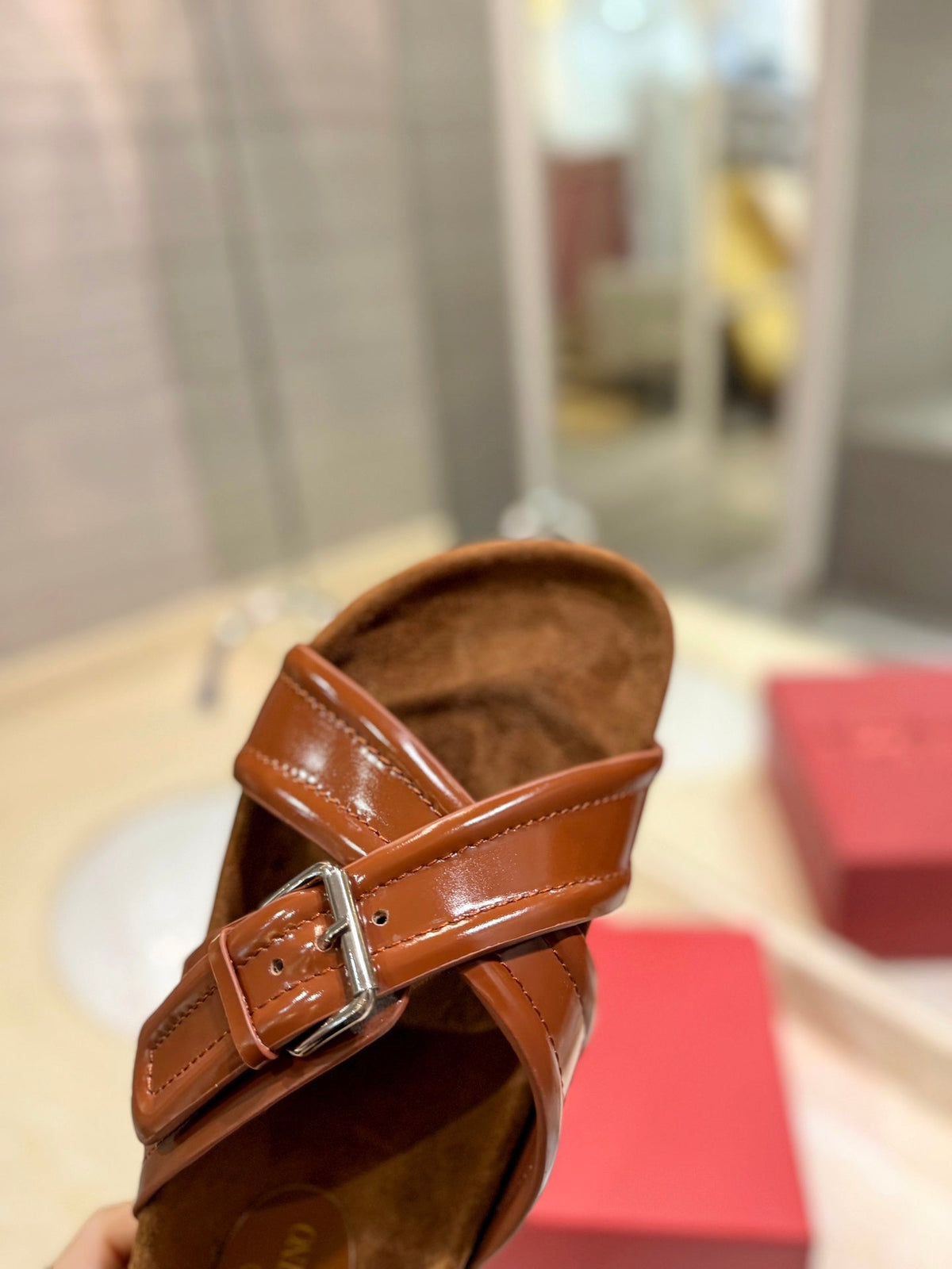VT 26s Fussfriend Slides Brown Patent Leather Suede 985421