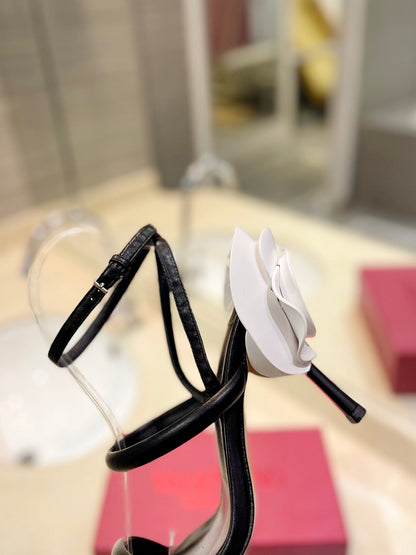 VT 26s Atelier Rose Sandals Black White Leather 985378